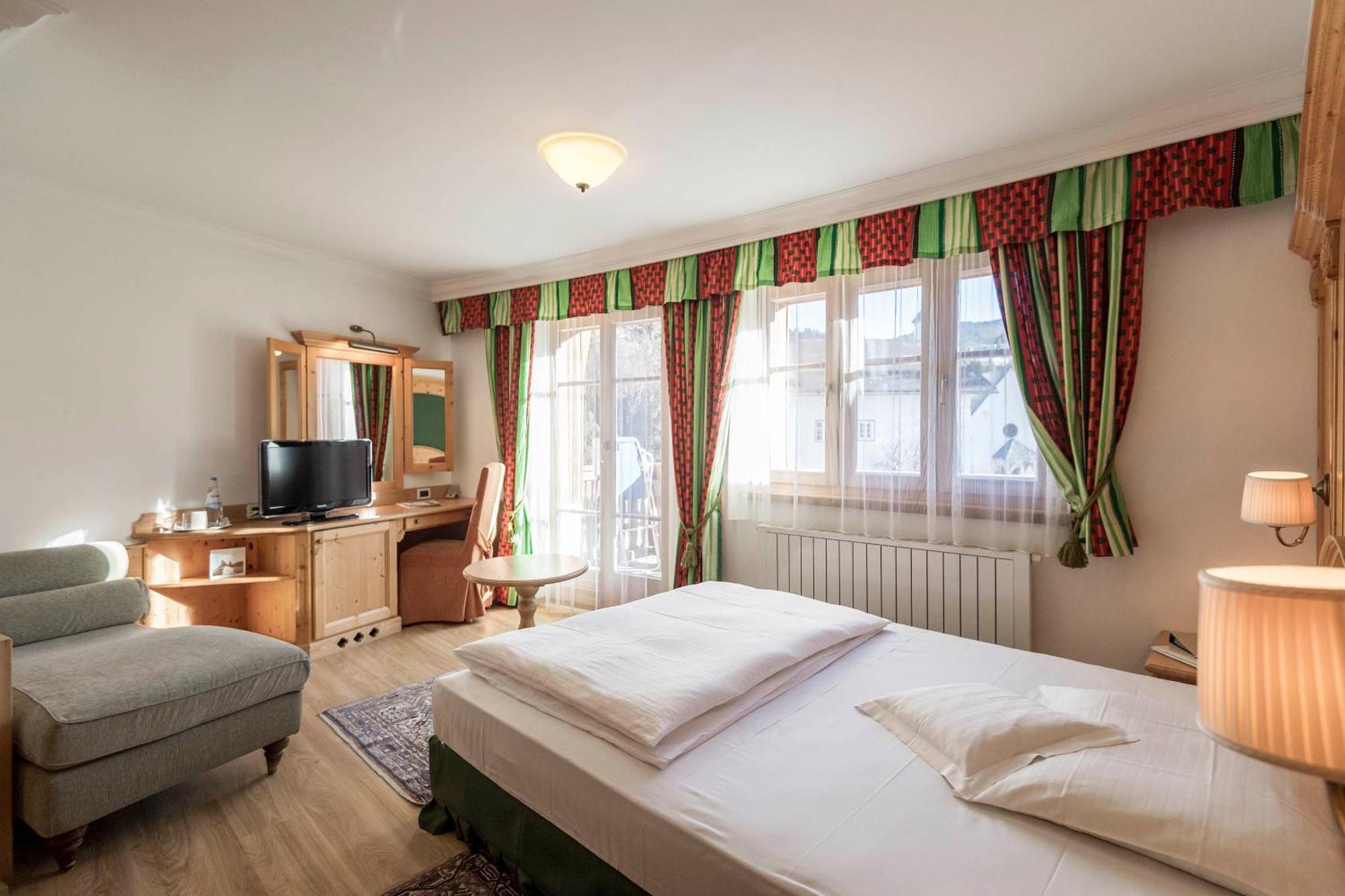 Posta Zirm Hotel Corvara Zewnętrze zdjęcie