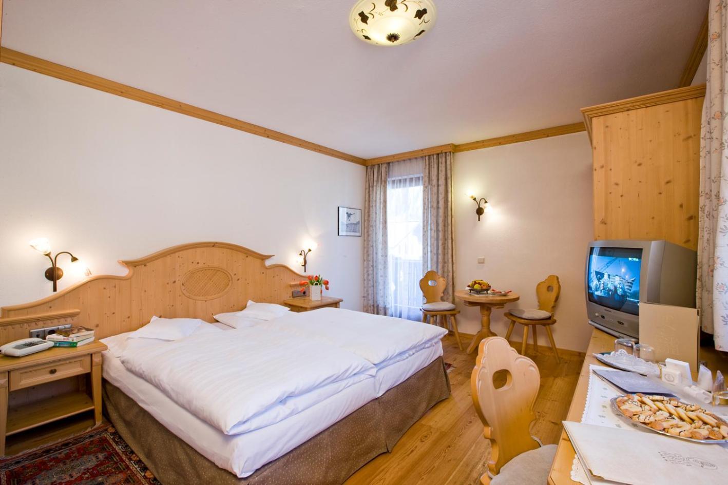Posta Zirm Hotel Corvara Zewnętrze zdjęcie